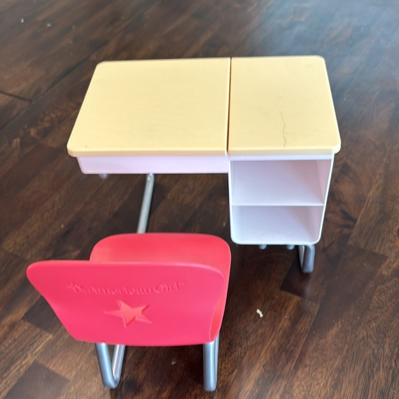 American Girl Desk. - Picture 5 of 5